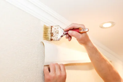 Pose de papier peint à Mantes-la-Ville — revêtements muraux et toiles de verre